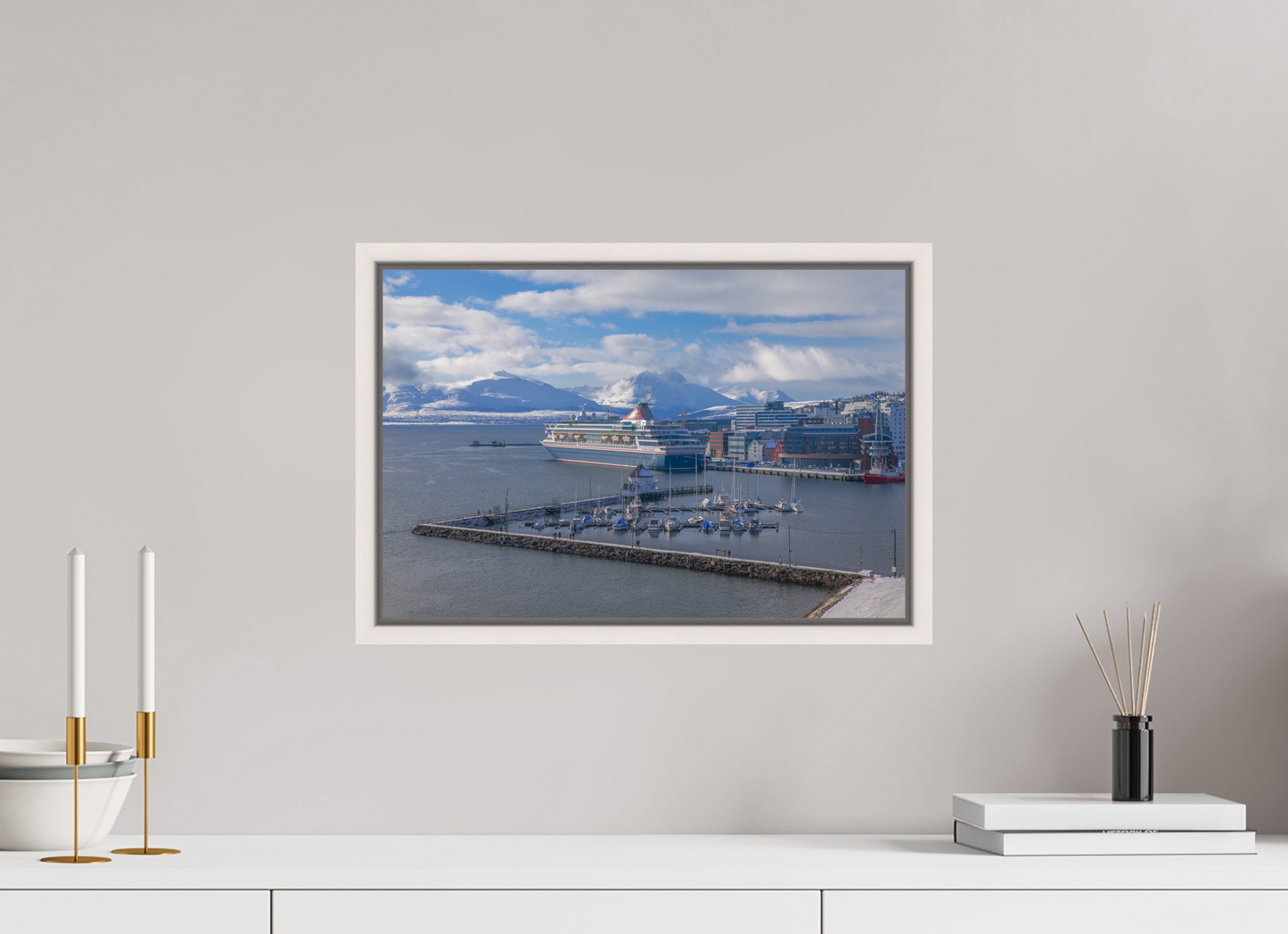 45 x 30 cm, White Frame Balmoral in Tromso
