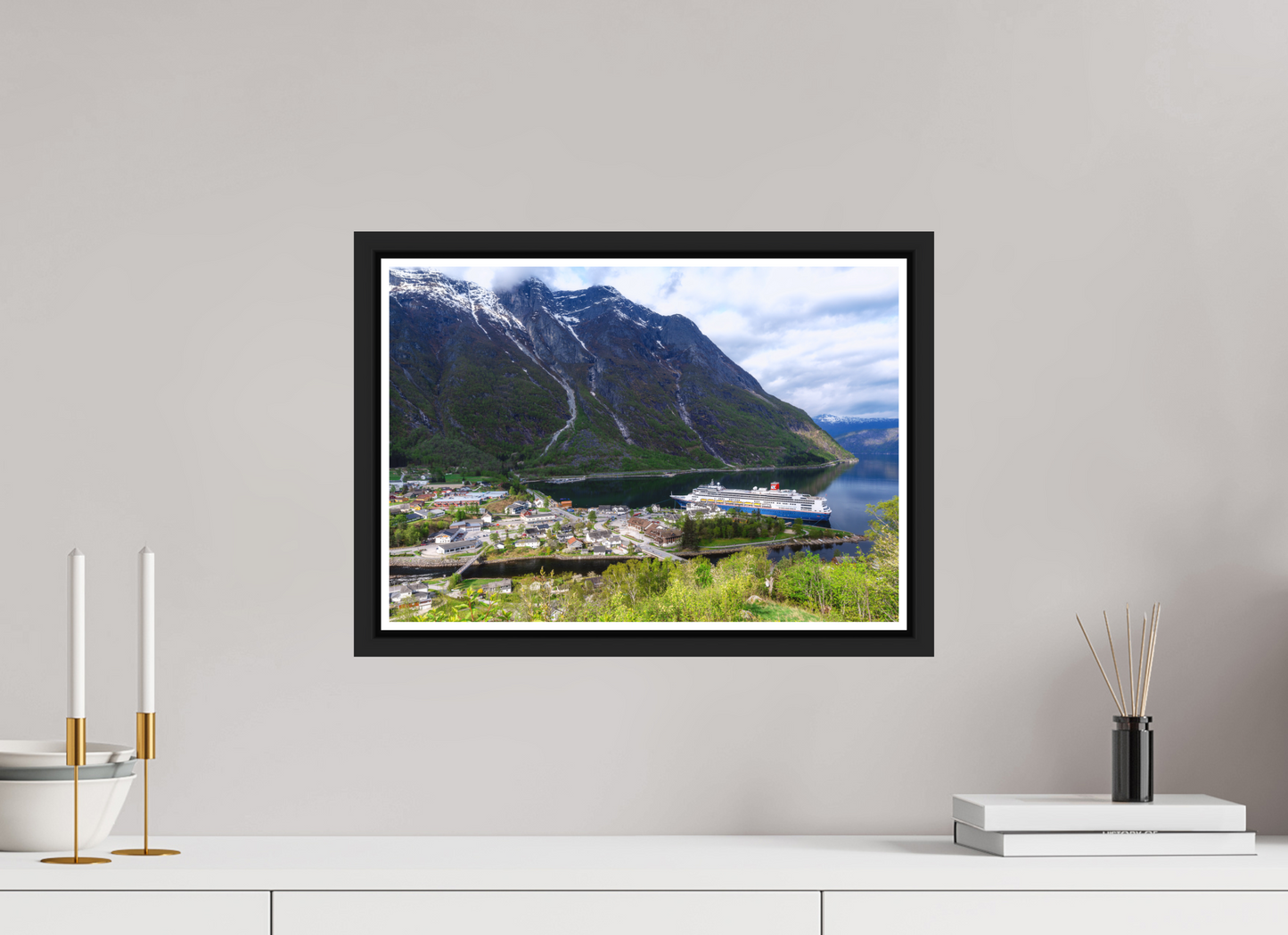 43.3 x 30 cm, Matt Black Frame Borealis in Eidfjord