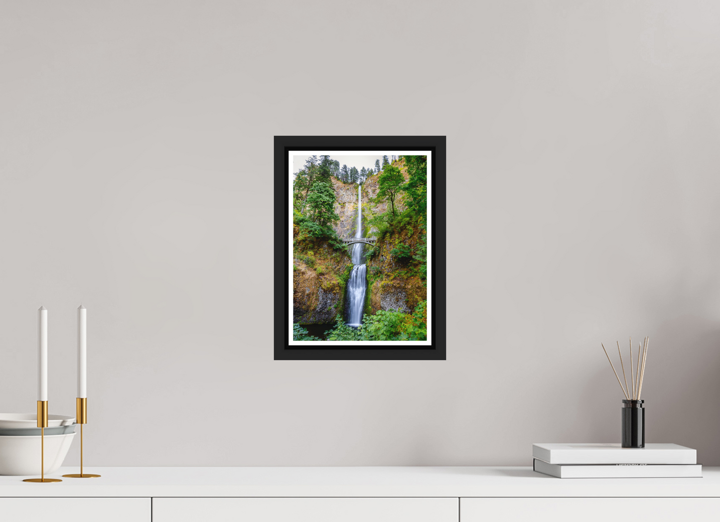 20 x 28 cm, Matt Black Frame Multnomah Falls