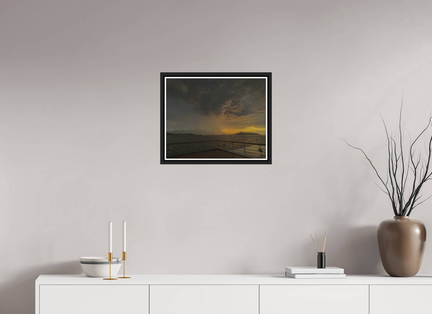 50 x 40 cm, Matt Black Frame Balmoral. Molde Squall