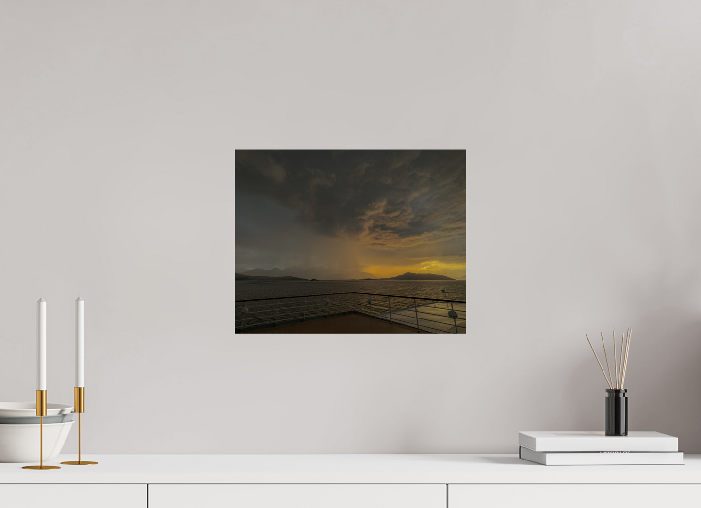 37.5 x 30 cm, Photo Print On Fuji Crystal DP II Molde Squall