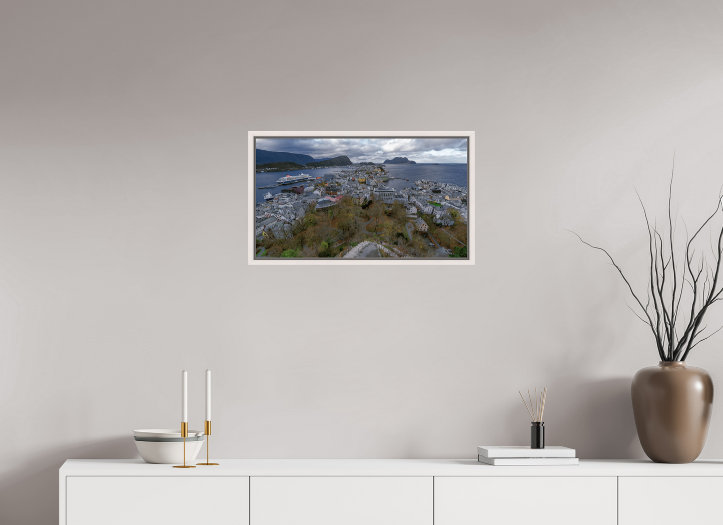 64 x 36 cm, White Frame Balmoral in Alesund