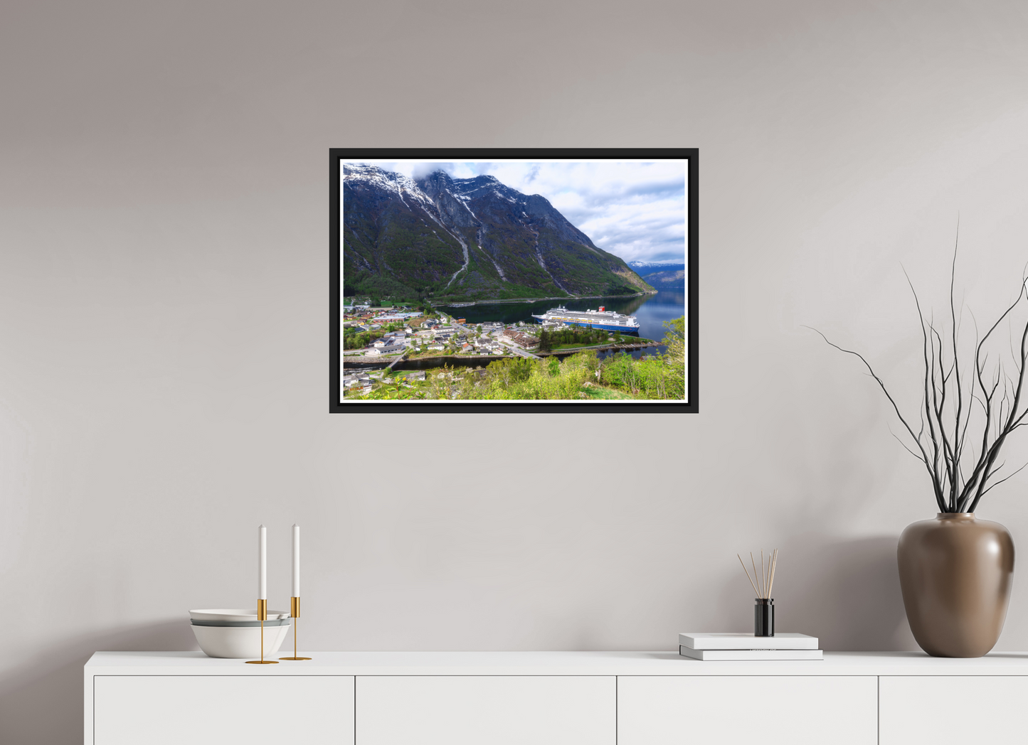 72.1 x 50 cm, Matt Black Frame Borealis in Eidfjord