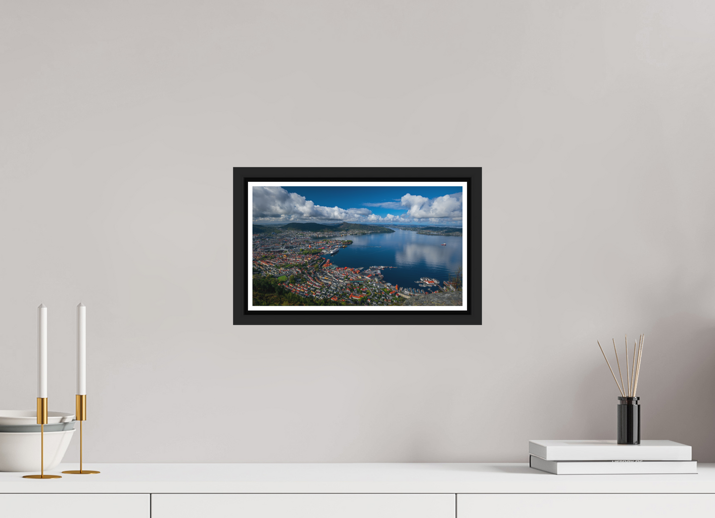 32 x 18 cm, Matt Black Frame Borealis in Bergen