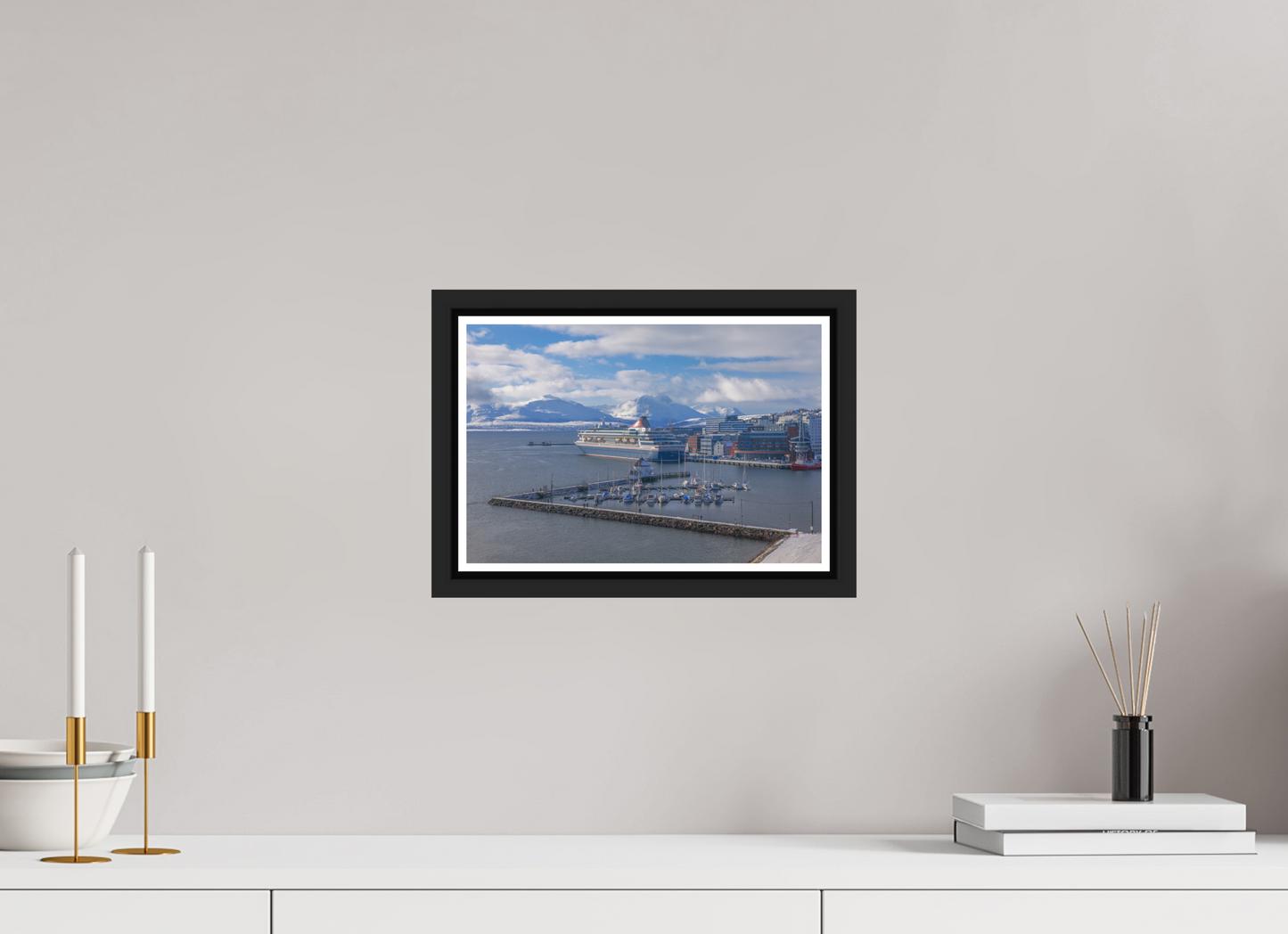 30 x 20 cm, Matt Black Frame Balmoral in Tromso